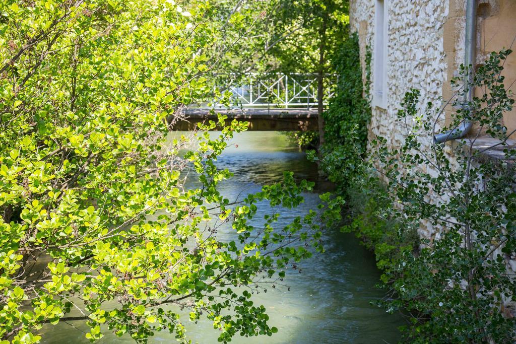 Domaine De Blanche Fleur Hotel Châteauneuf-de-Gadagne Exterior foto